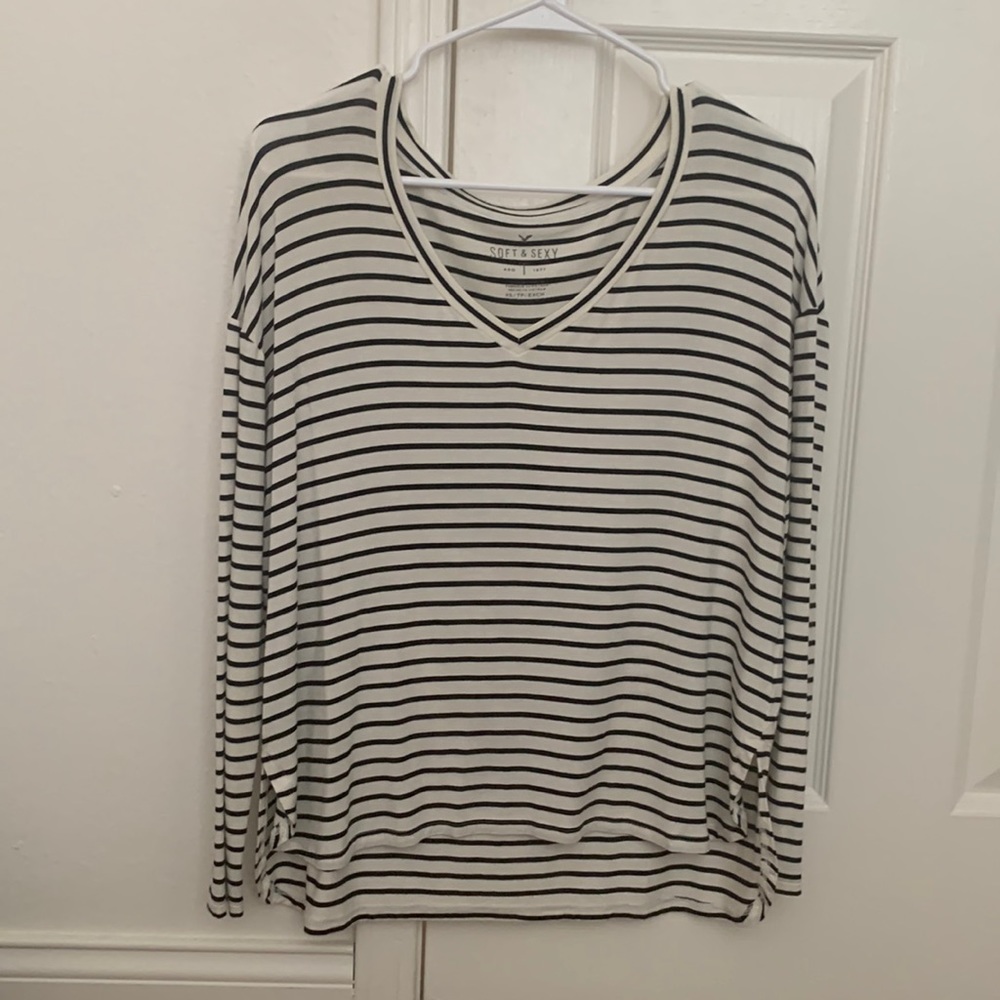 American eagle soft & sexy v neck top